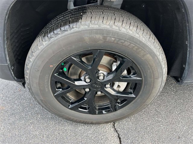 Used 2024 Jeep Grand Cherokee Altitude image 9