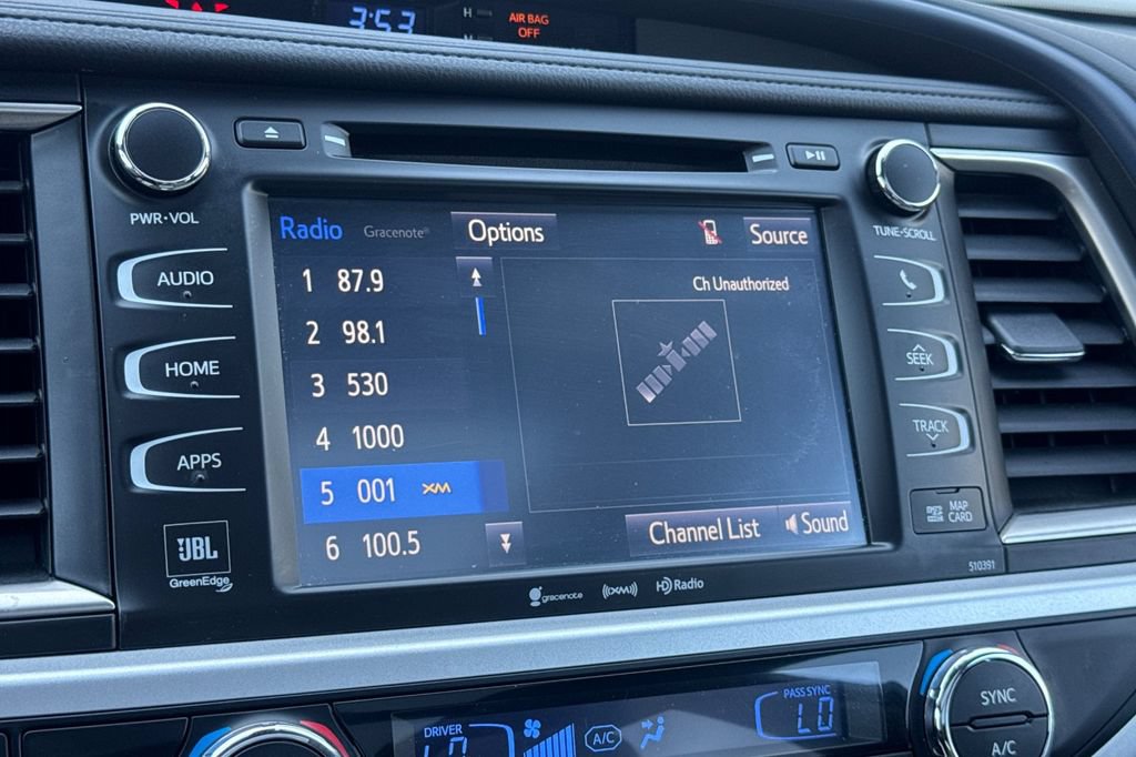 Used 2019 Toyota Highlander Limited Platinum AWD/4WD image 17