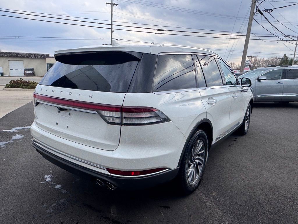 Used 2023 Lincoln Aviator AWD w/ Elements Package image 7