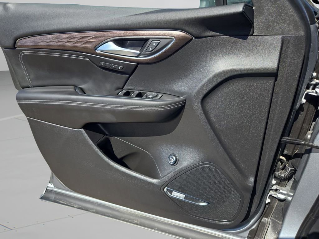 Used 2023 Buick Envision Avenir image 12