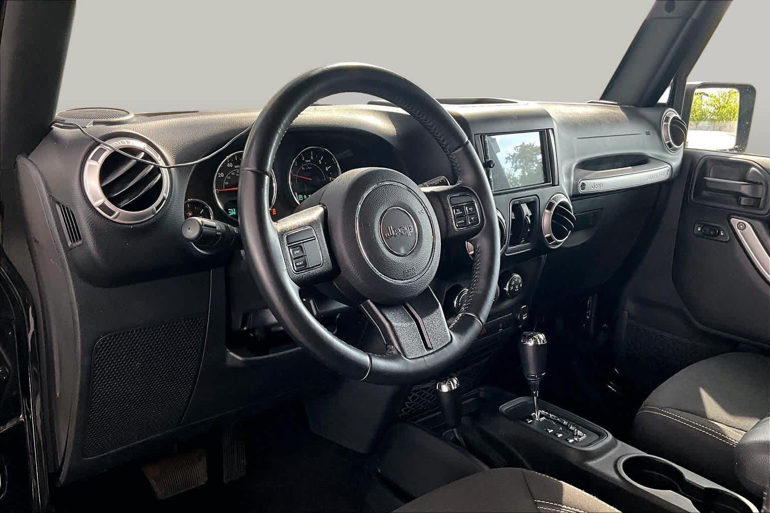 Used 2017 Jeep Wrangler Unlimited Sahara AWD/4WD image 17
