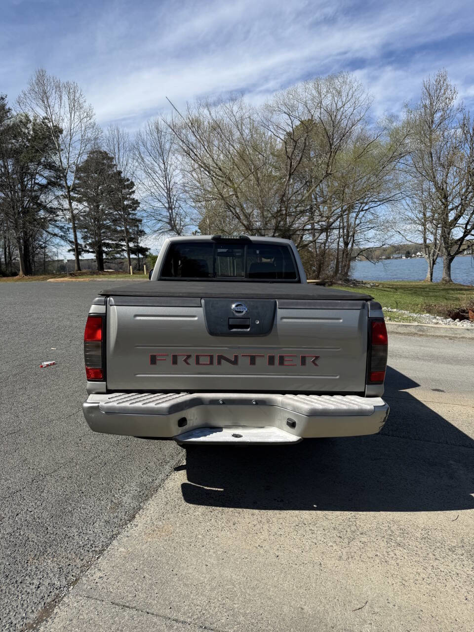 Used 2004 Nissan Frontier XE w/ (VTP) Value Truck Pkg image 11