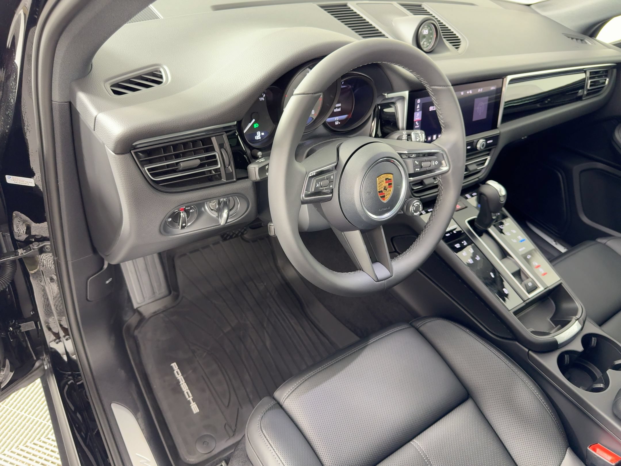 Used 2026 Porsche Macan S AWD/4WD image 4