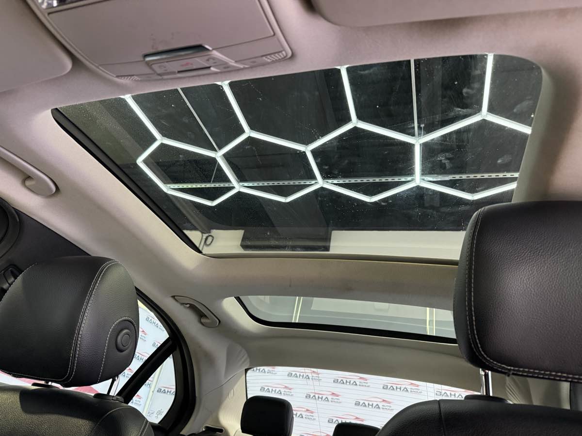 Used 2017 Mercedes-Benz C 300 4MATIC Sedan w/ Premium 1 Package image 28