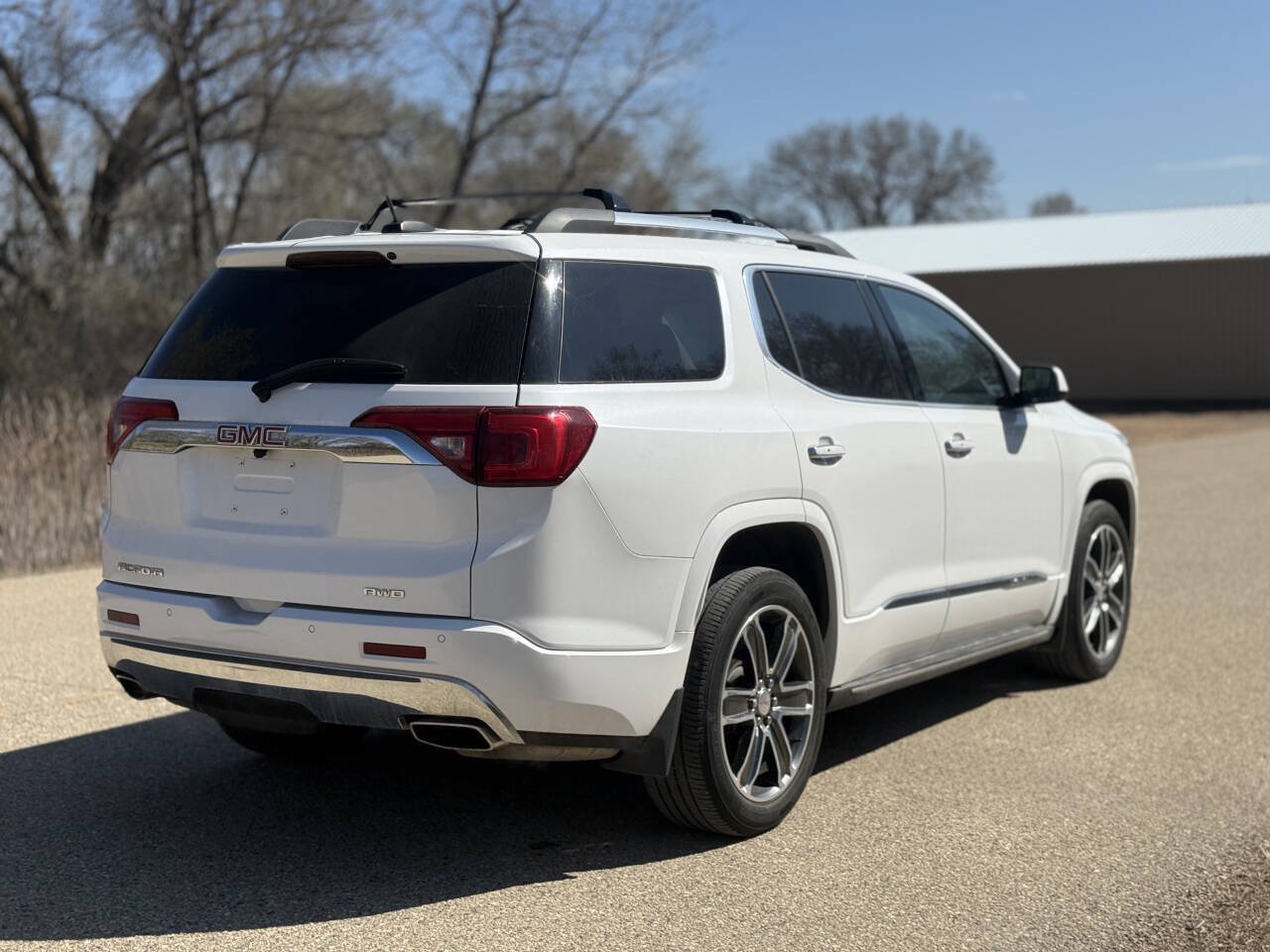 Used 2018 GMC Acadia Denali w/ Technology Package AWD/4WD image 7