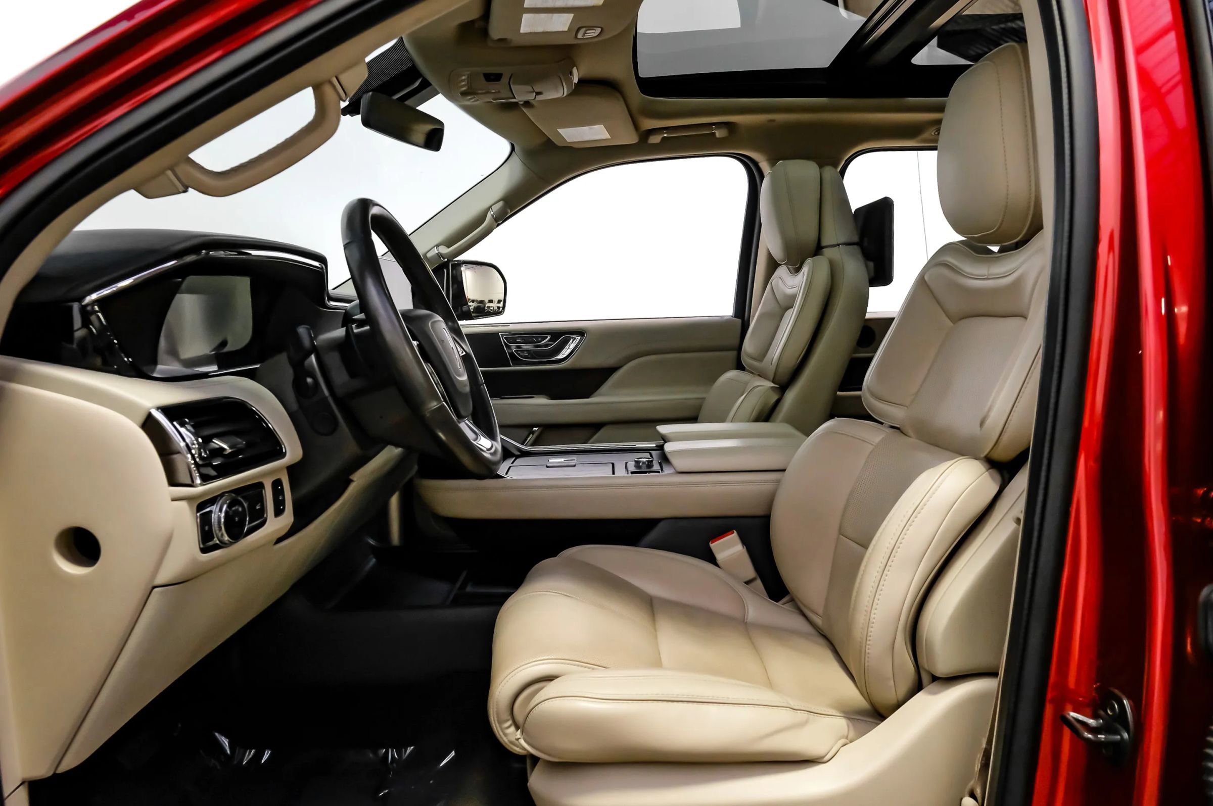 Used 2019 Lincoln Navigator Select image 26