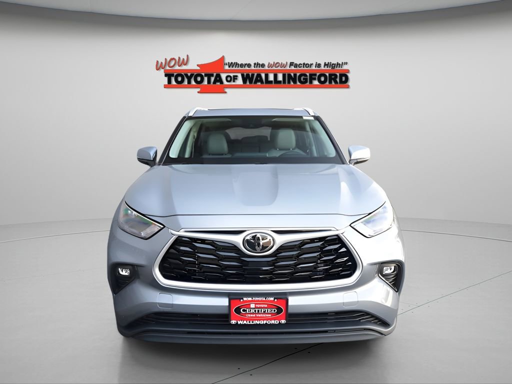 Used 2022 Toyota Highlander XLE w/ Protection Package #3 (TMS) AWD/4WD image 7