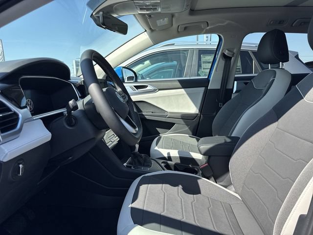 New 2026 Volkswagen Taos SE FWD image 11