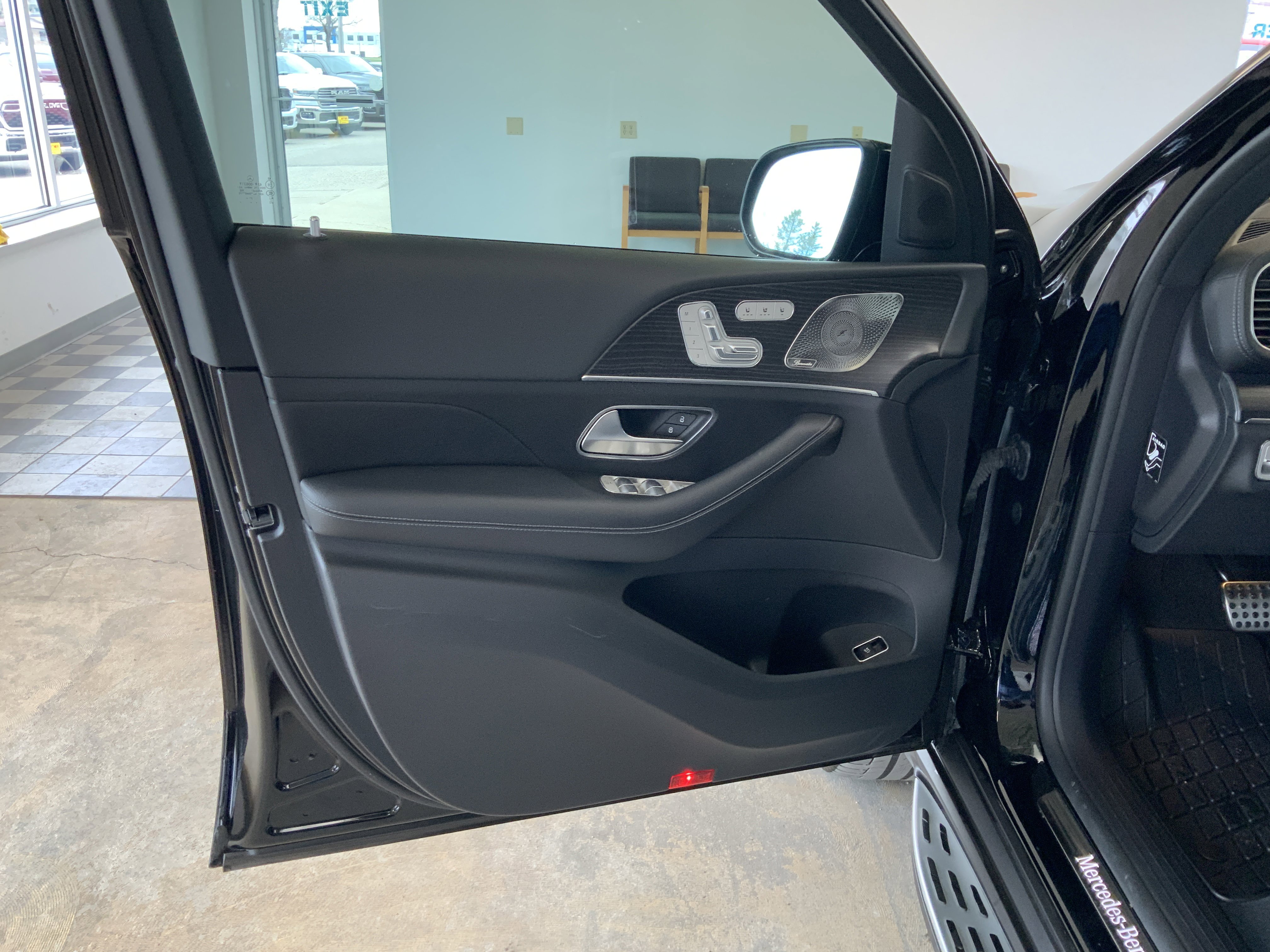 Used 2022 Mercedes-Benz GLS 450 4MATIC image 13