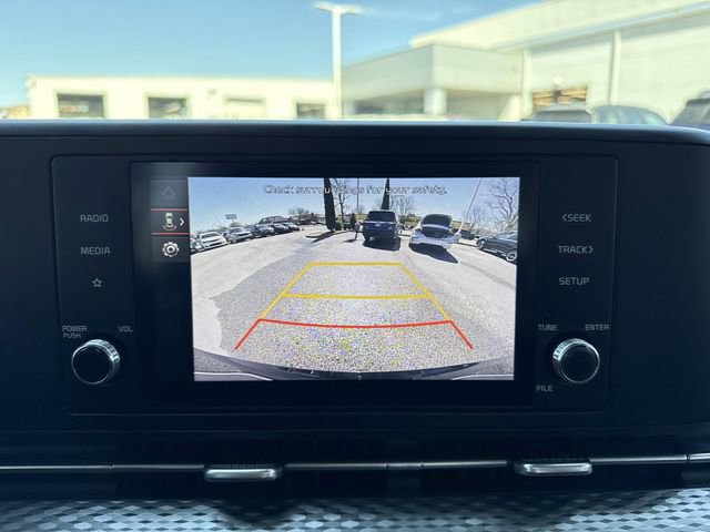 Used 2023 Kia Carnival LX FWD image 24