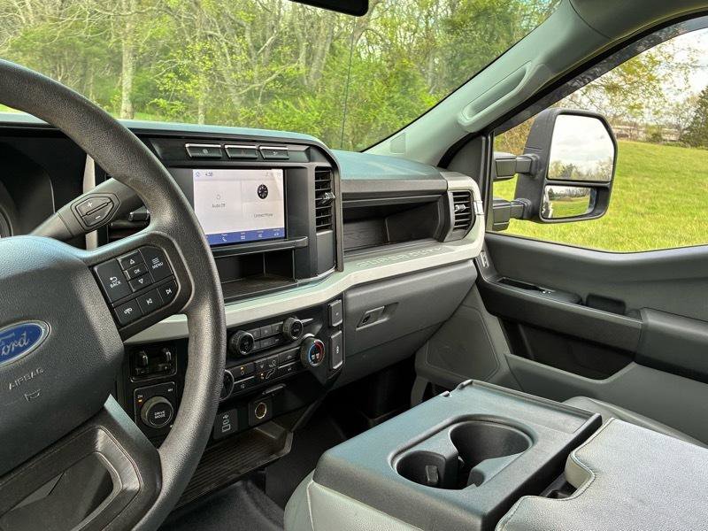 Used 2024 Ford F550 4x4 Regular Cab Super Duty image 17