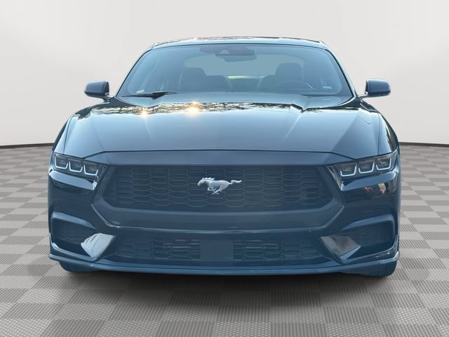 Used 2024 Ford Mustang Coupe RWD image 2