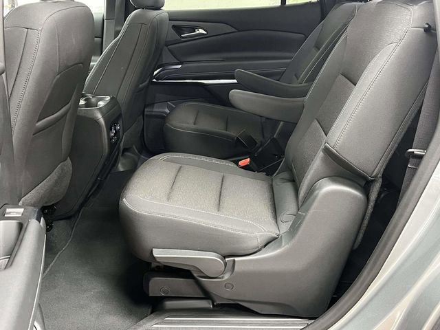 Used 2024 Chevrolet Traverse LT image 17