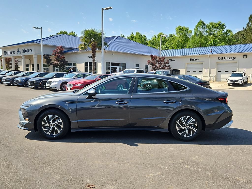Used 2026 Hyundai Sonata Blue FWD image 4