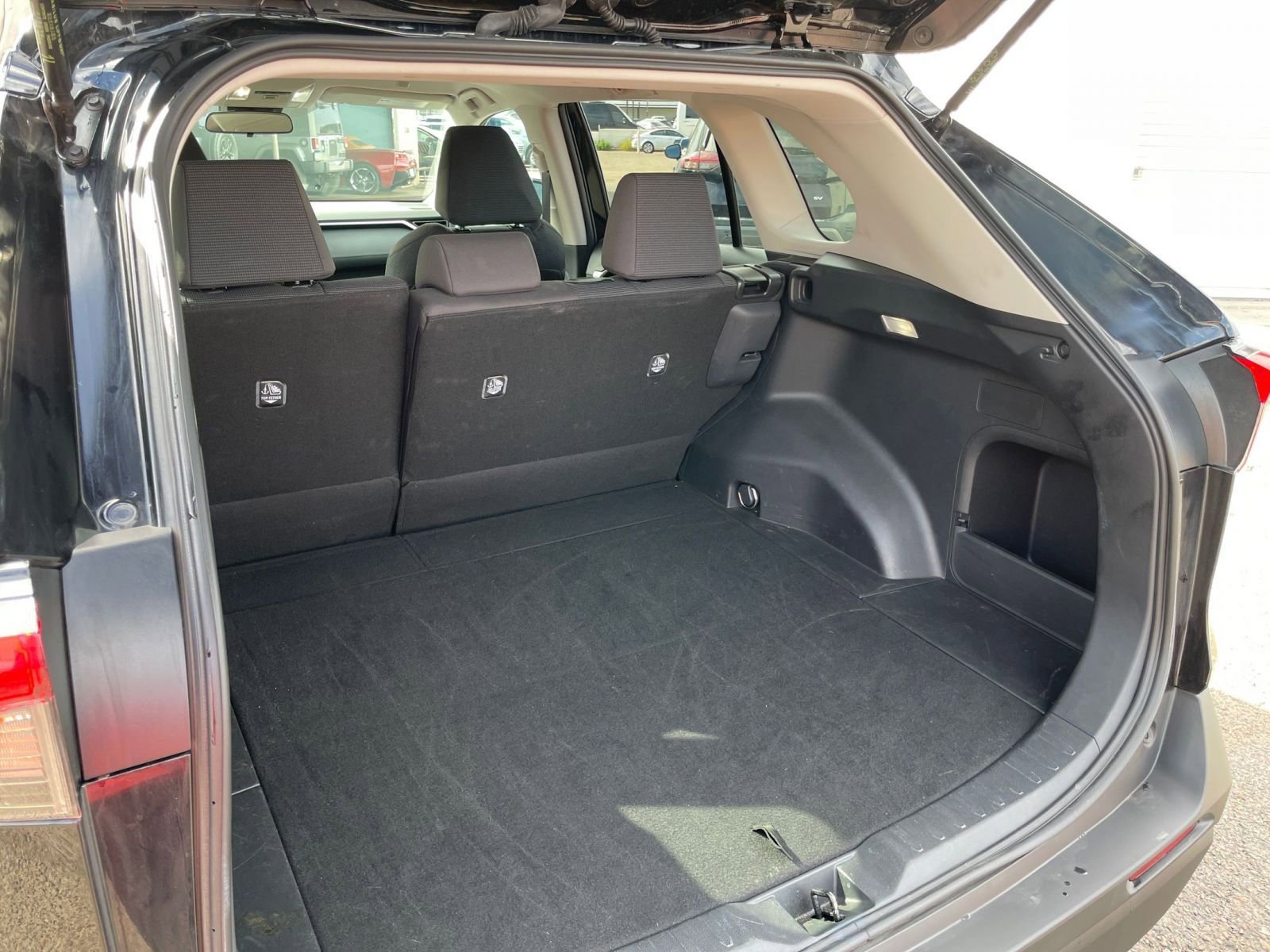 Used 2025 Toyota RAV4 LE image 30