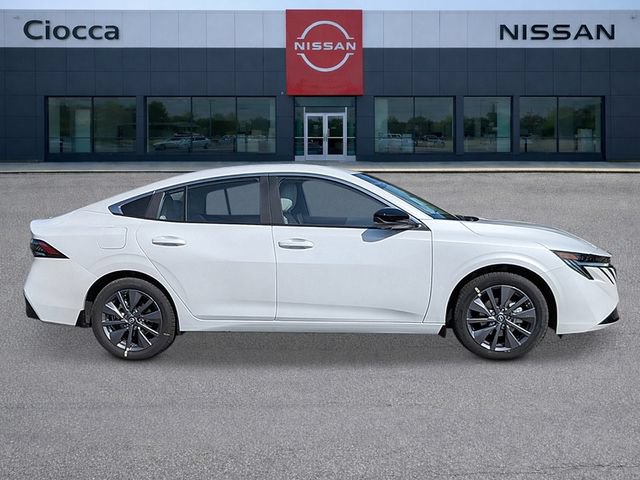 New 2026 Nissan Sentra SL w/ Floor Mat Package FWD image 5