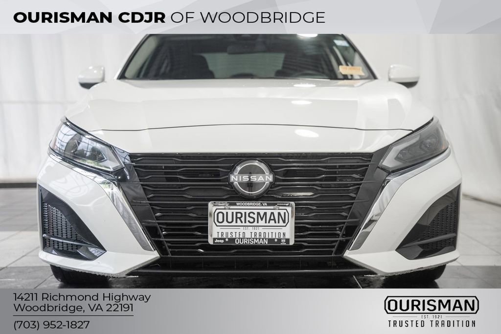 Used 2023 Nissan Altima 2.5 SV AWD/4WD image 2