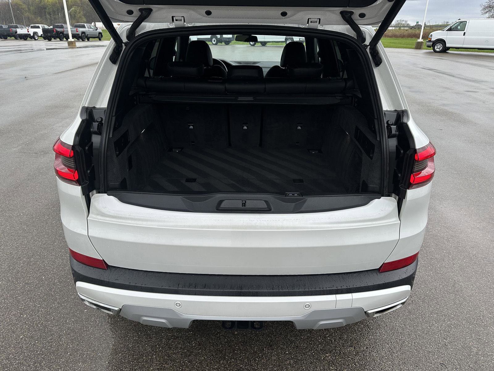 Used 2023 BMW X5 xDrive45e w/ Climate Comfort Package image 7