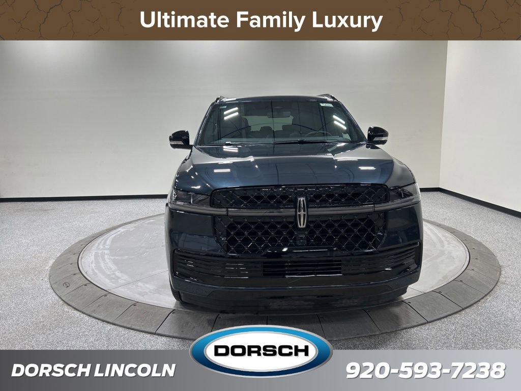 New 2025 Lincoln Navigator Reserve w/ Jet Appearance Package AWD/4WD image 2
