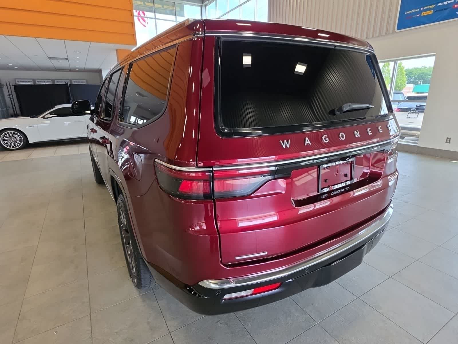 Used 2022 Jeep Wagoneer Series III w/ Premium Group I AWD/4WD image 12