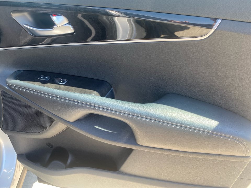 Used 2018 Kia Sorento FWD image 35