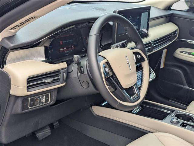 New 2026 Lincoln Corsair Premiere image 3