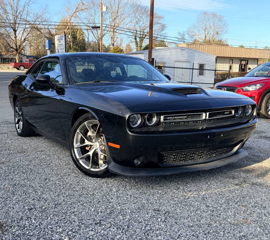 Used 2022 Dodge Challenger GT RWD image 3