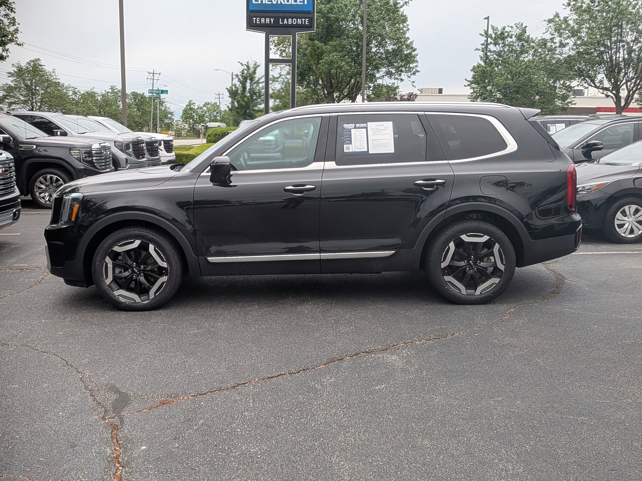 Used 2025 Kia Telluride S AWD/4WD image 6