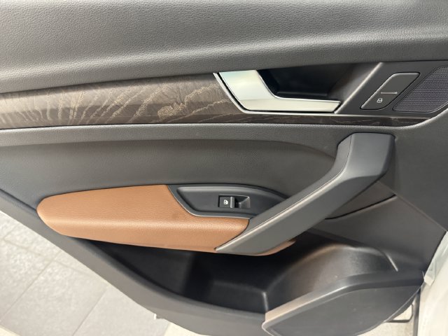 Used 2019 Audi Q5 Premium Plus w/ Convenience Package AWD/4WD image 38