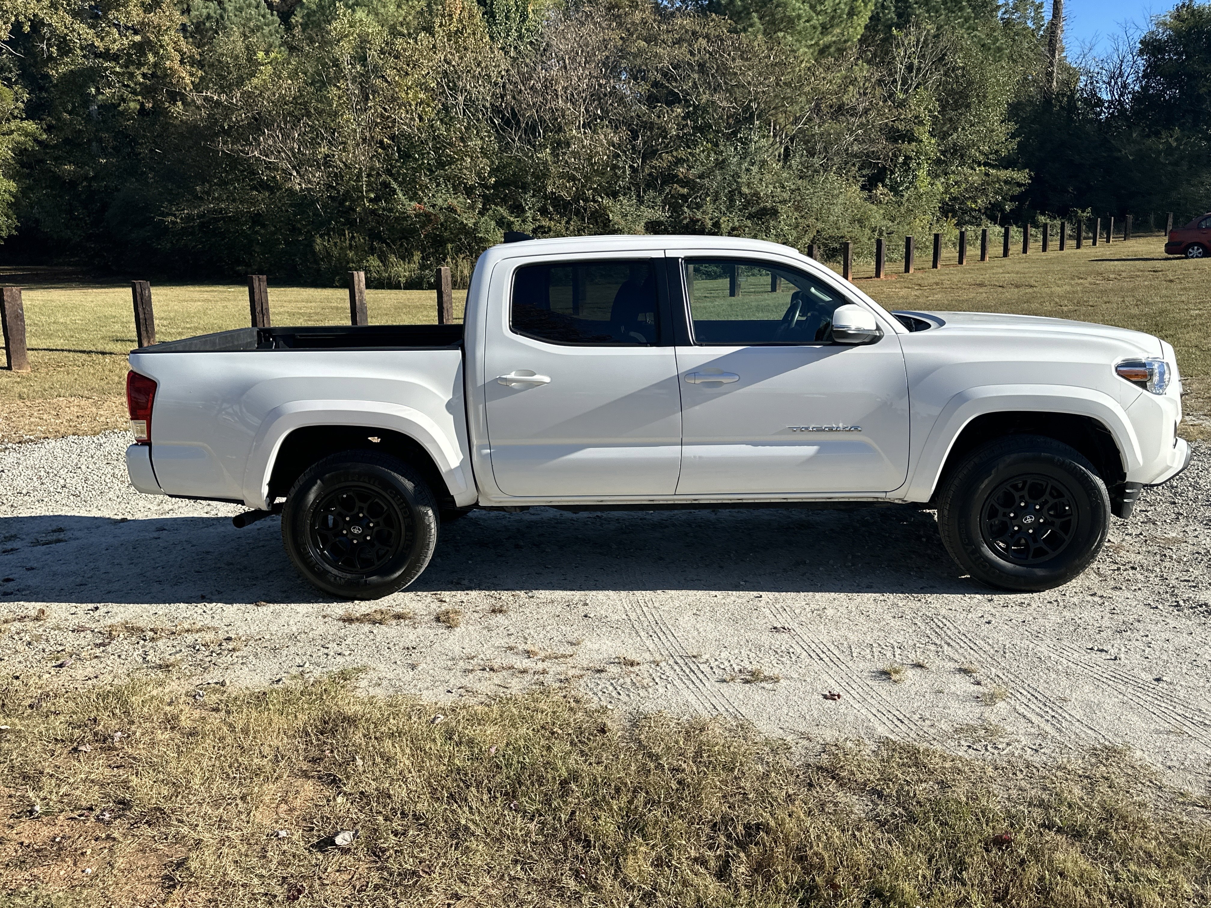 Used 2022 Toyota Tacoma SR5 image 4