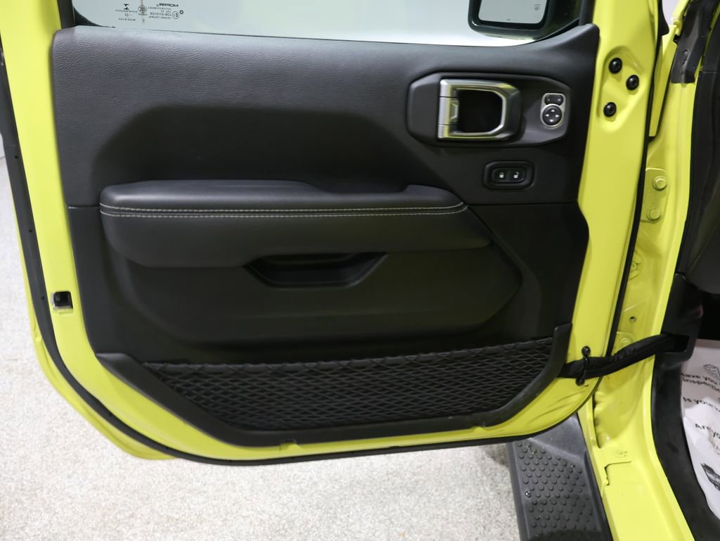 Used 2022 Jeep Wrangler Unlimited Sahara w/ Cold Weather Group image 14