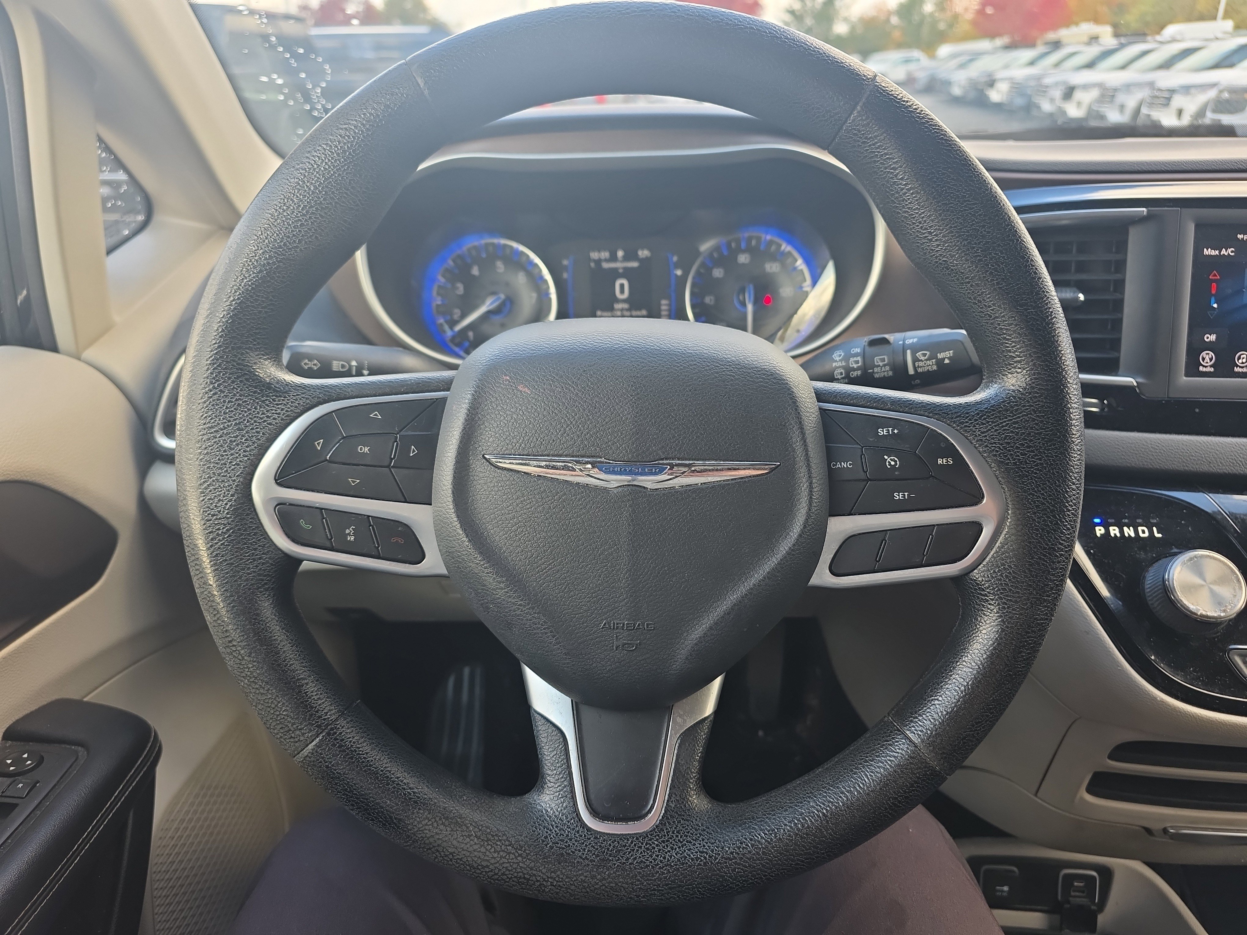 Used 2021 Chrysler Voyager Lxi image 28