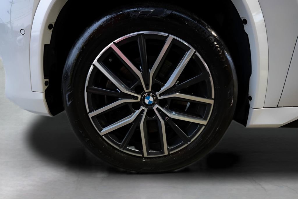 Used 2024 BMW X1 xDrive28i w/ M Sport Package image 16