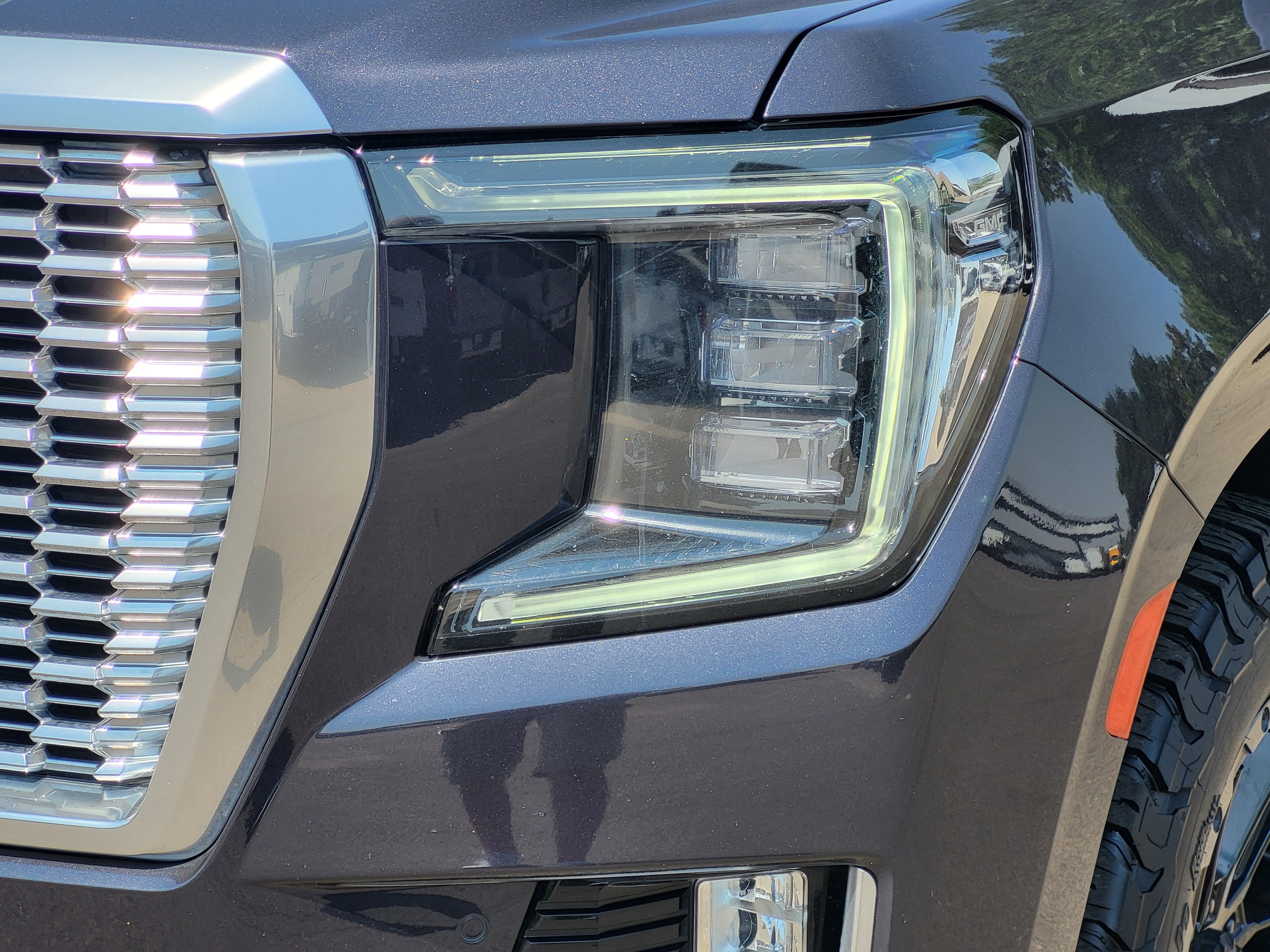 Used 2023 GMC Yukon Denali w/ LPO, Floor Liner Package AWD/4WD image 8