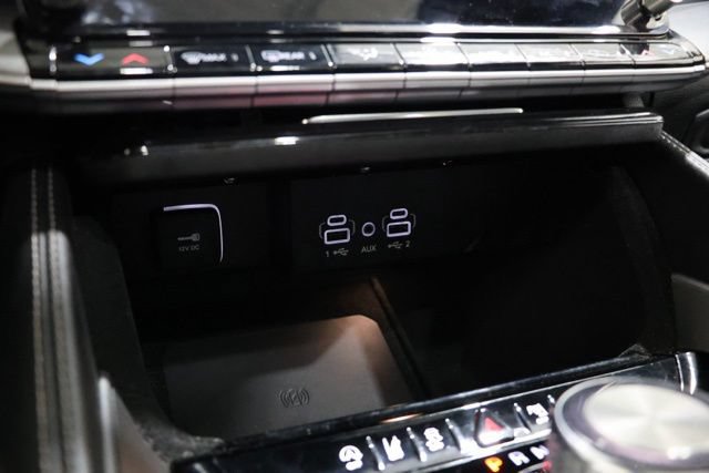 Used 2025 Jeep Wagoneer 4WD w/ Premium Group I image 30