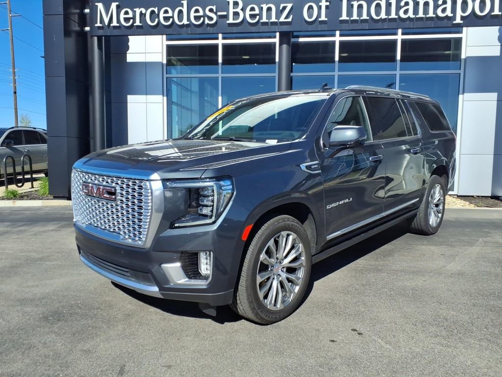 Used 2022 GMC Yukon XL Denali AWD/4WD image 2