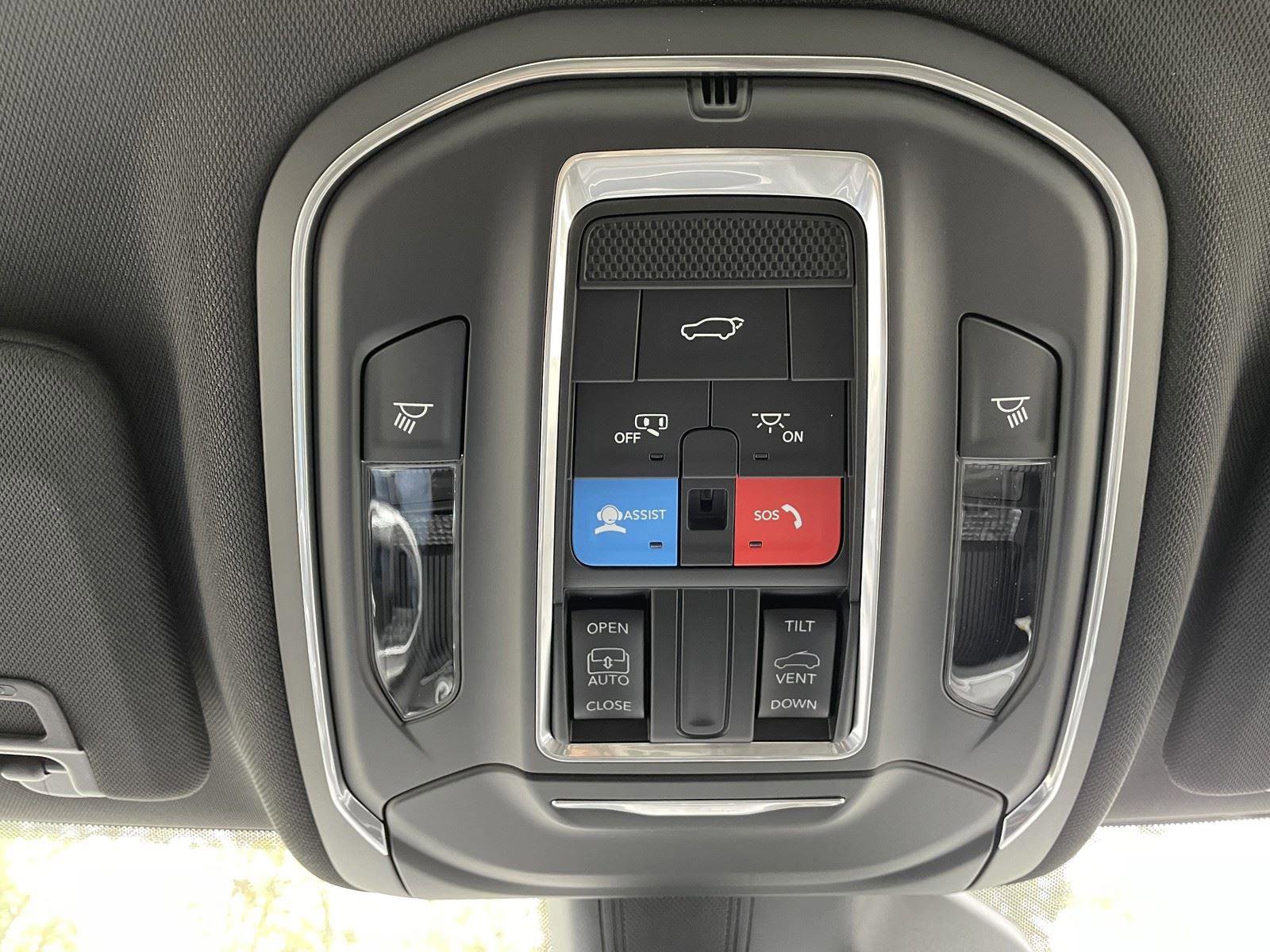 New 2025 Jeep Grand Cherokee Altitude image 22