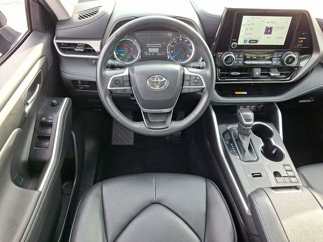 Used 2024 Toyota Highlander XLE image 12