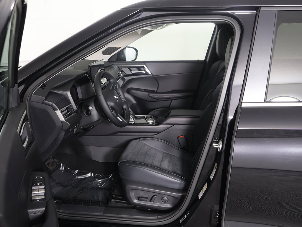 New 2026 Mitsubishi Outlander SE FWD image 32