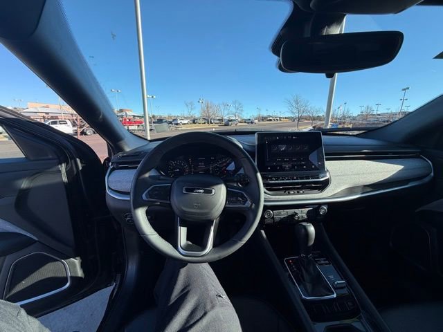 Used 2024 Jeep Compass Latitude image 13