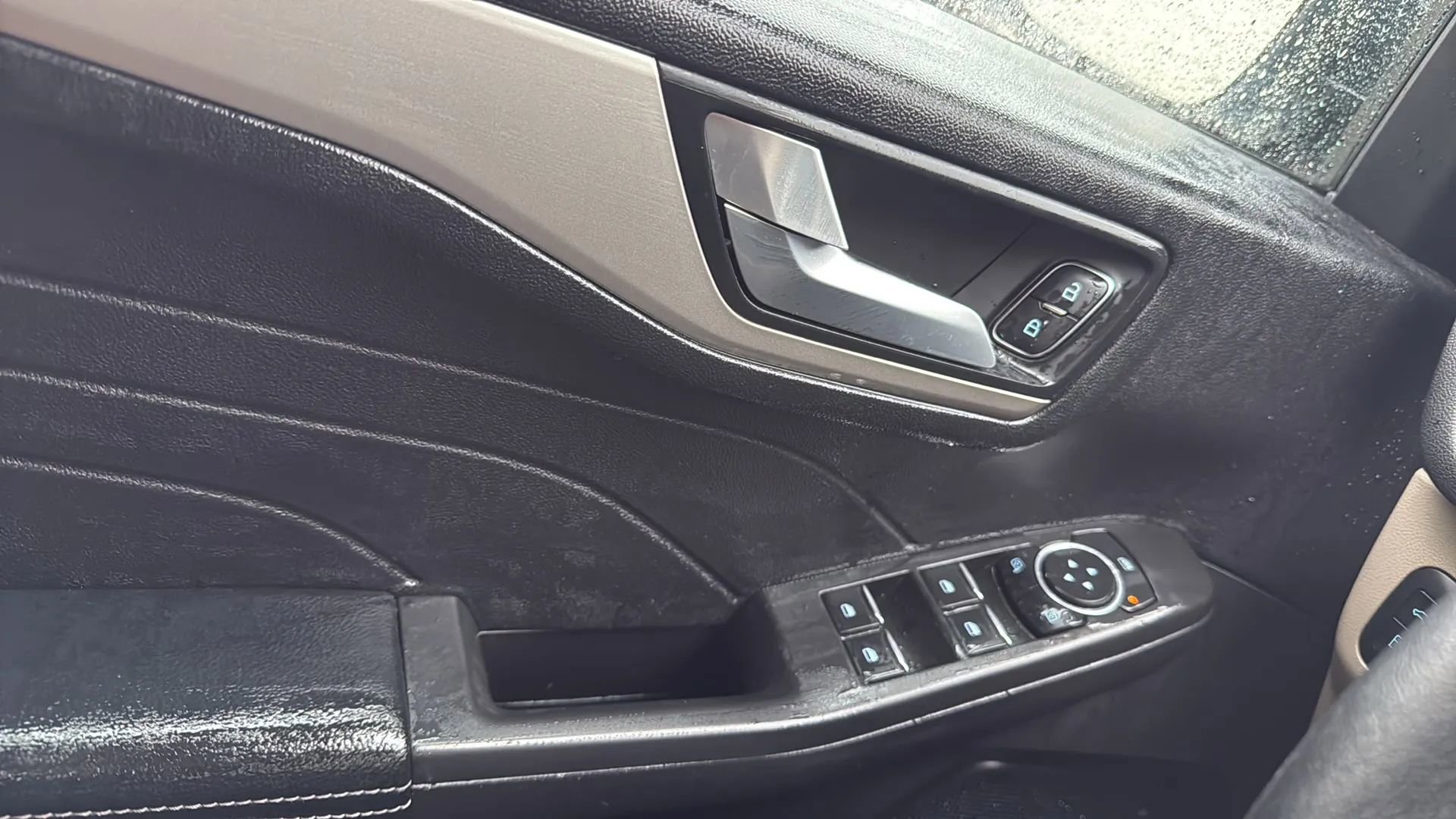 Used 2021 Ford Escape SEL image 22