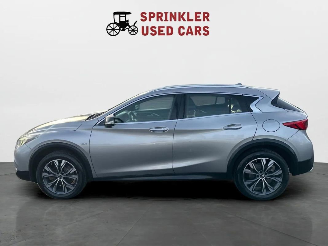 Used 2018 INFINITI QX30 Premium w/ Cargo Package image 9