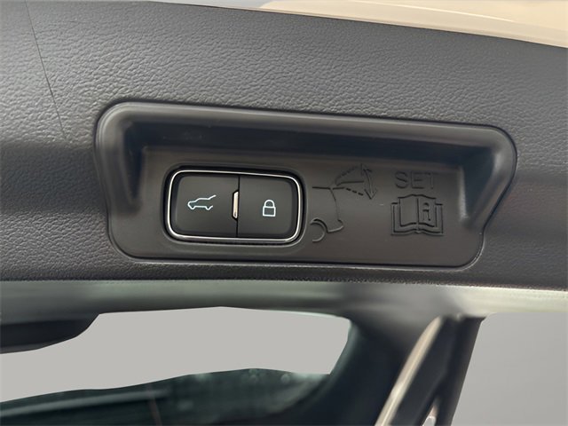 Used 2025 Ford Explorer ST-Line w/ ST-Line Street Pack image 22