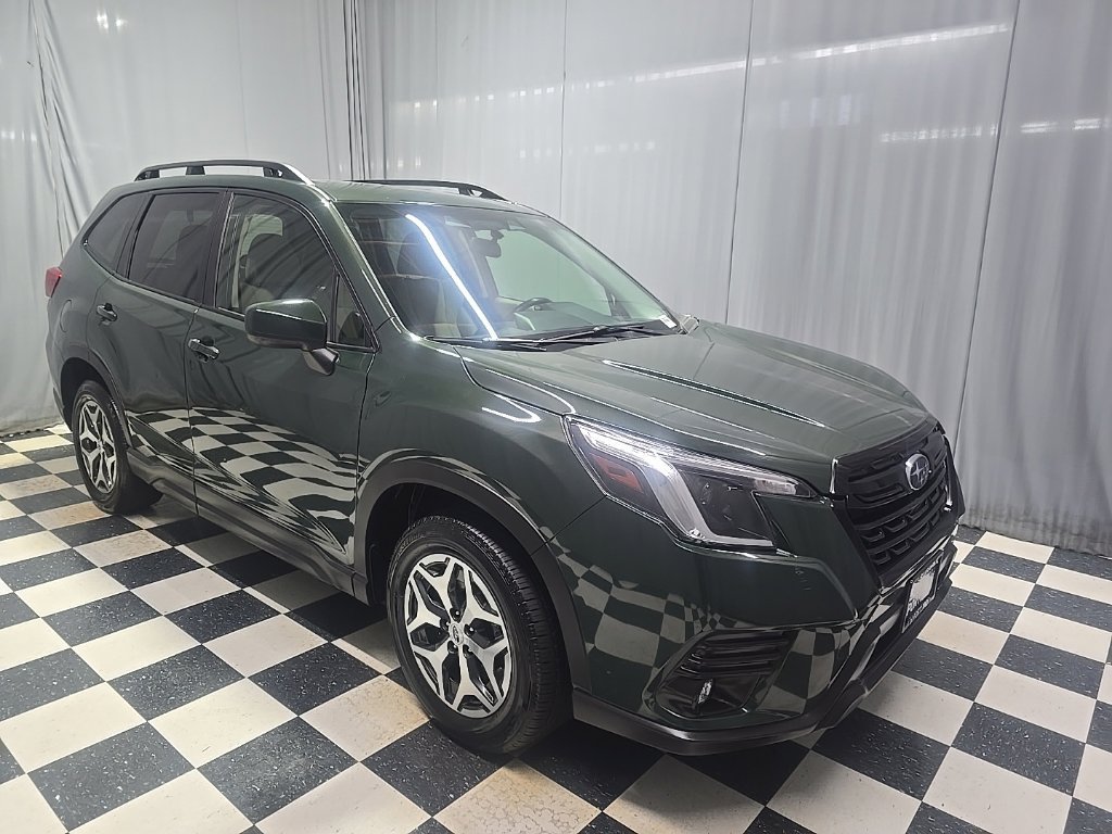 Certified 2024 Subaru Forester Premium AWD/4WD image 3