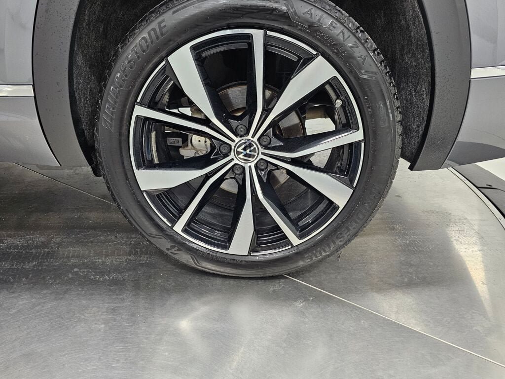 Used 2024 Volkswagen Atlas SEL Premium R-Line AWD/4WD image 10