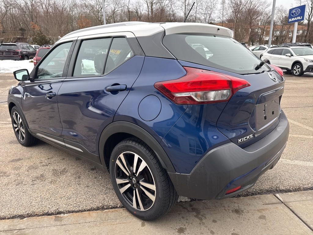 Used 2019 Nissan Kicks SR image 4