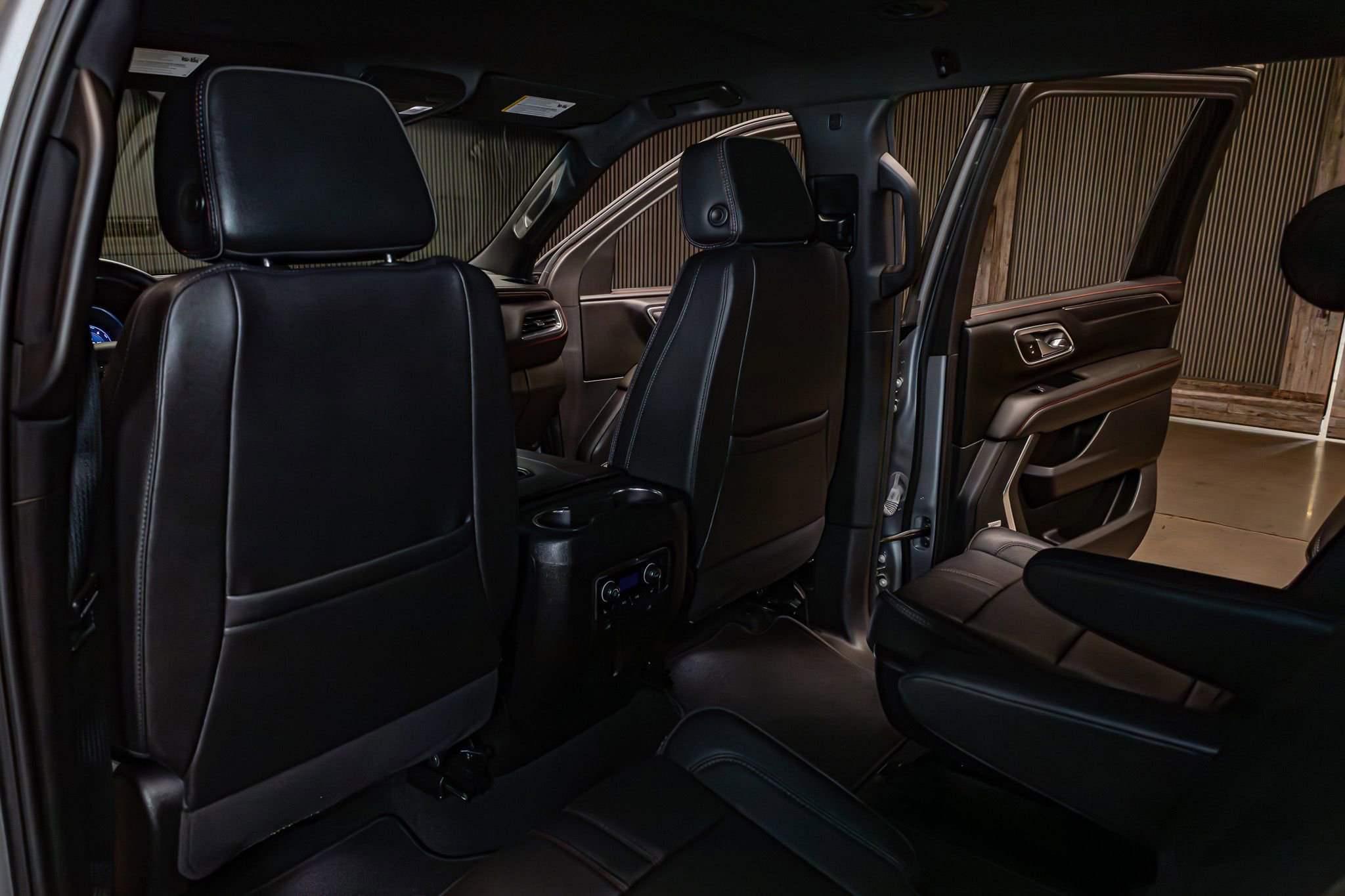 Used 2024 Chevrolet Suburban RST w/ Luxury Package AWD/4WD image 22