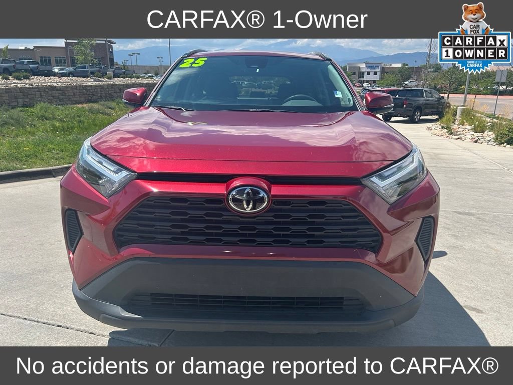 Used 2025 Toyota RAV4 XLE AWD/4WD image 2