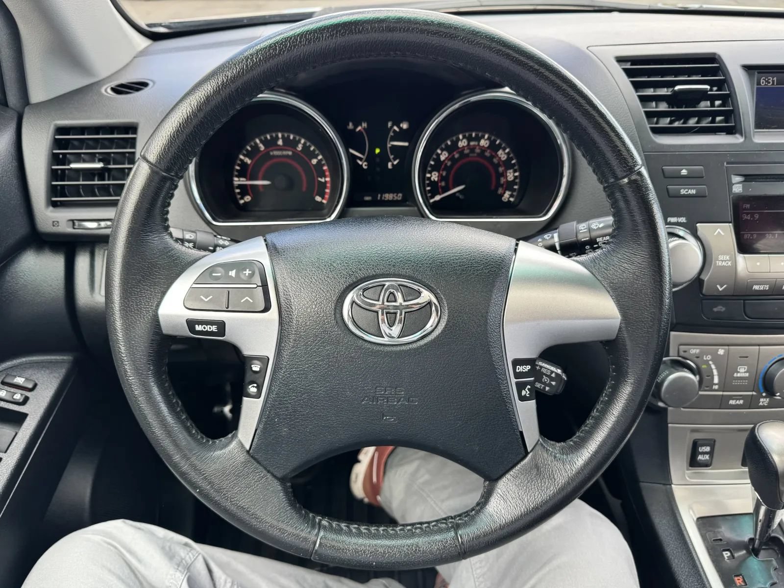 Used 2012 Toyota Highlander SE w/ Tow Pkg AWD/4WD image 23