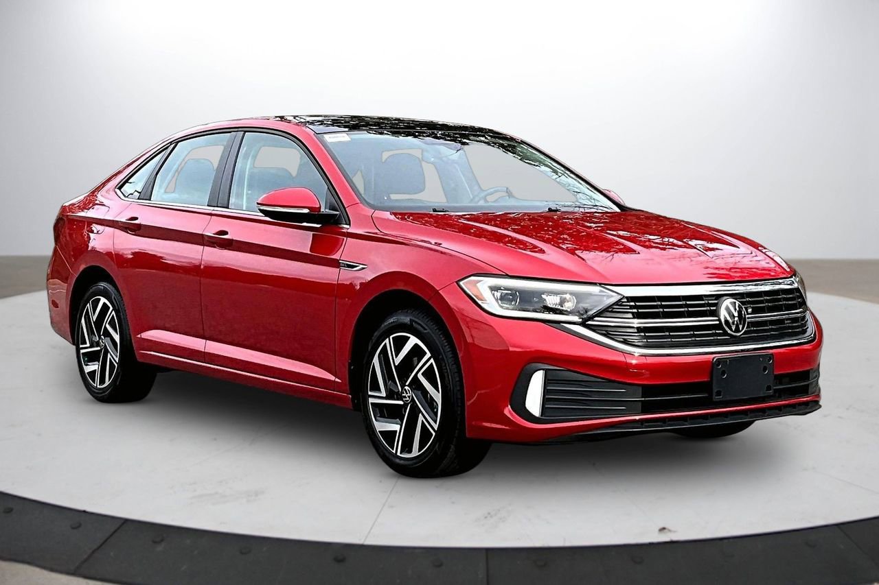 Used 2022 Volkswagen Jetta SEL image 2